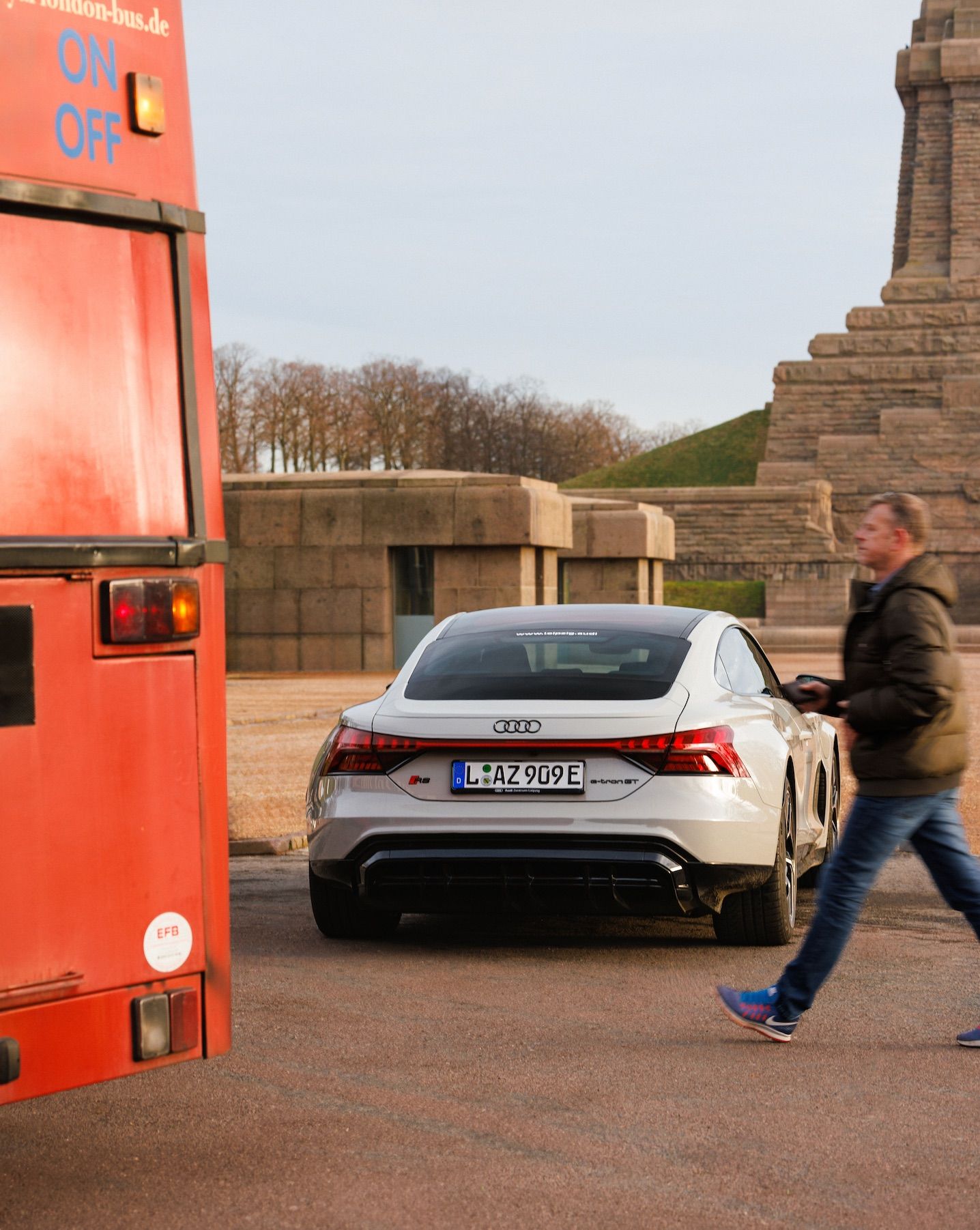 Audi RS e-tron GT am Völkerschlachtdenkmal Leipzig – Automobilfotografie
