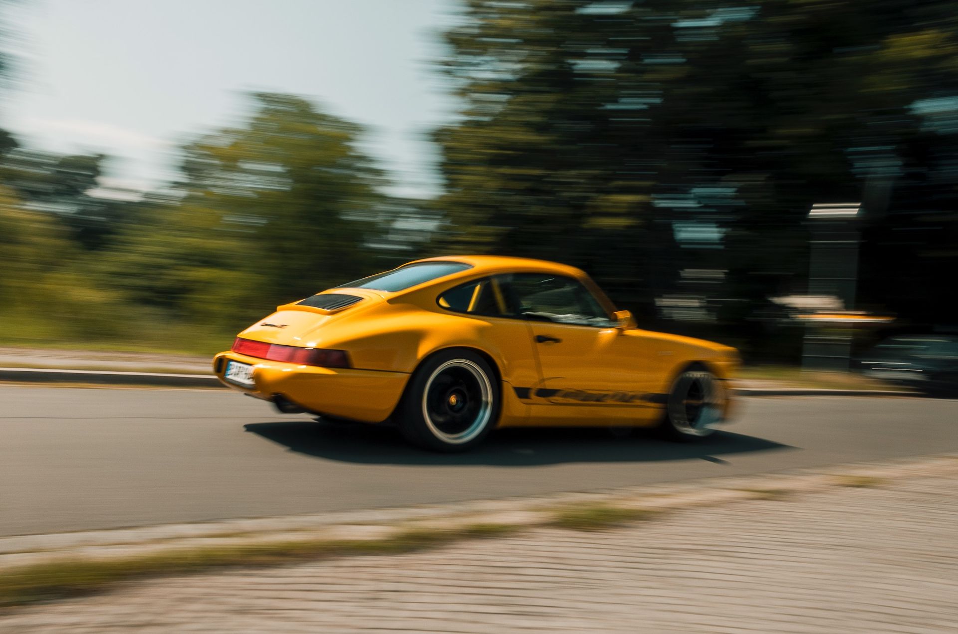 Porsche 911 Klassiker — gelb – Automobilfotografie