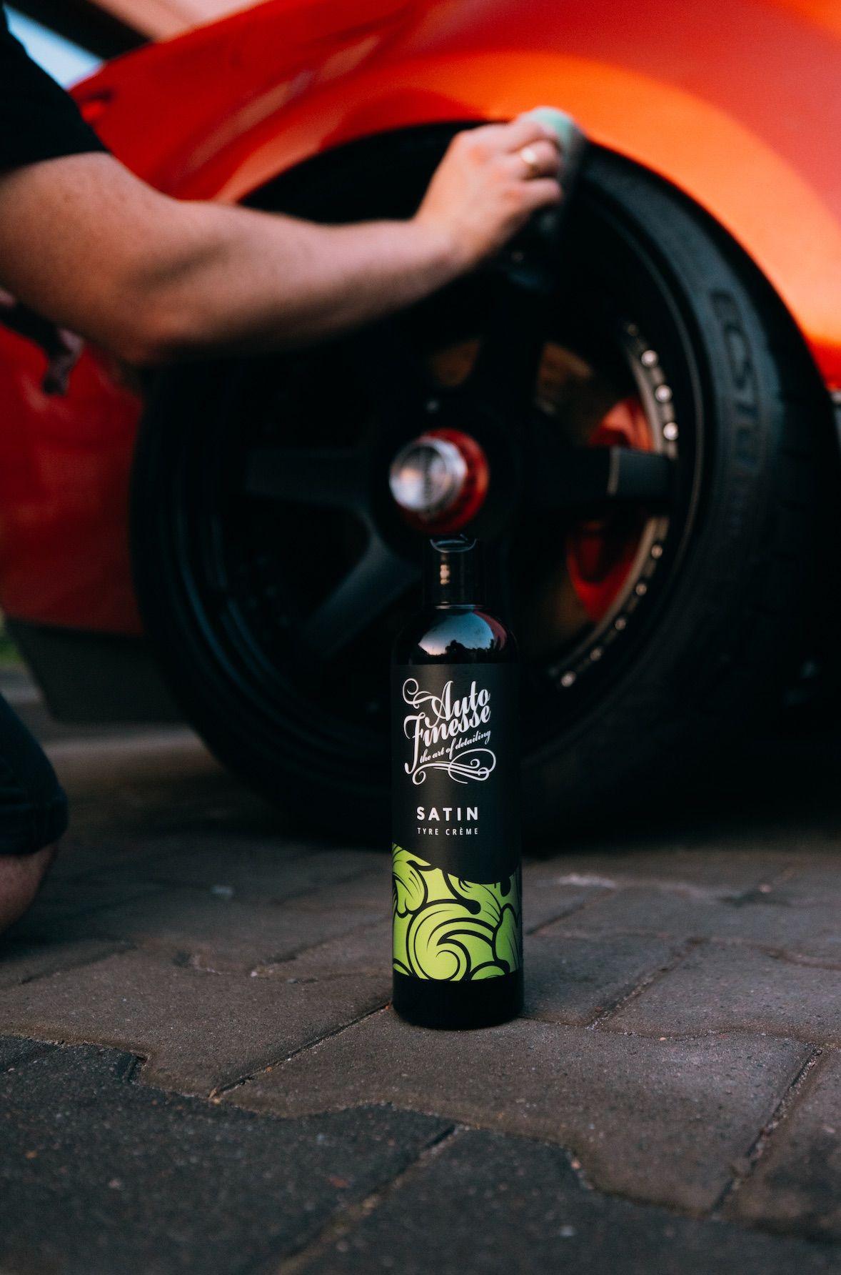 Auto Finesse — Satin – Produktfotografie von lariishot