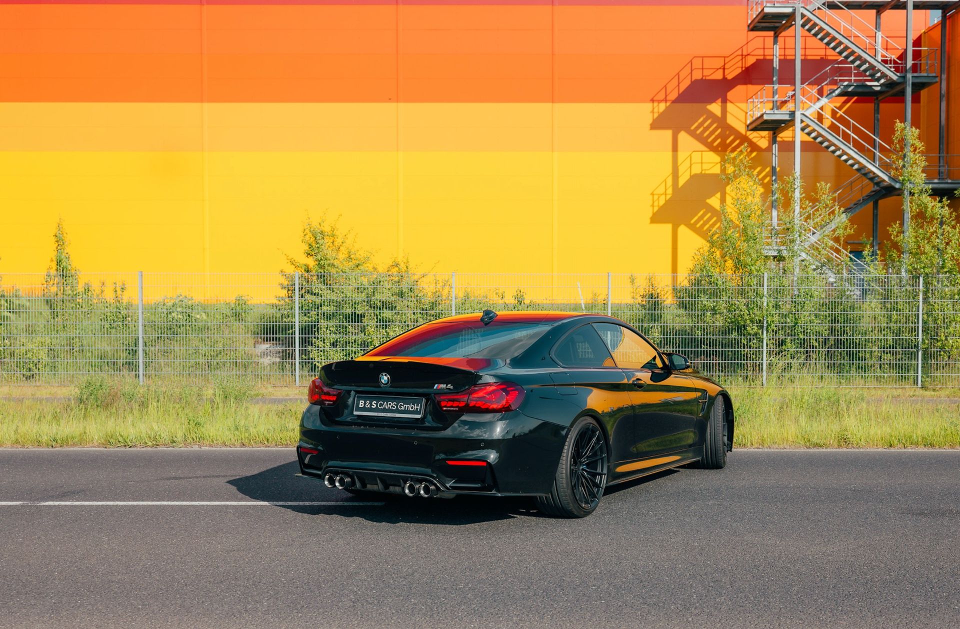 BMW M4 — Heck – Automobilfotografie von lariishot